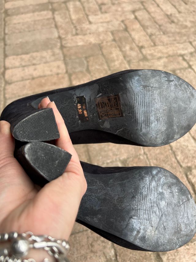 Stivaletti tronchetto camoscio blu Bata