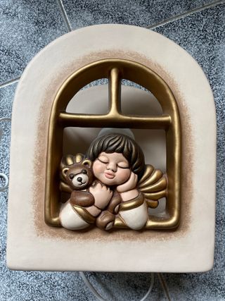 Thun - lampada con angelo alla finestra