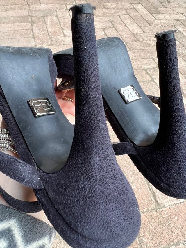 Sandali gioiello in camoscio Renato Balestra