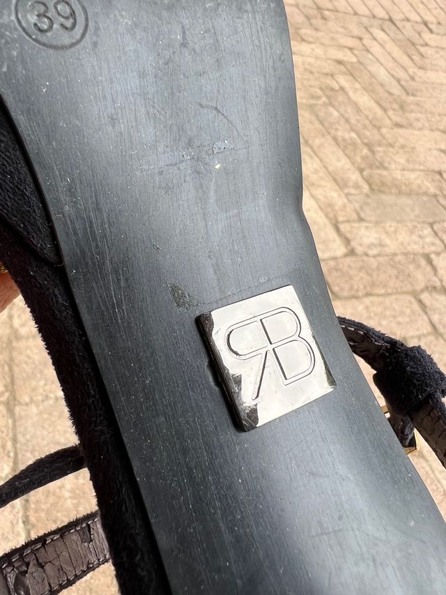 Sandali gioiello in camoscio Renato Balestra