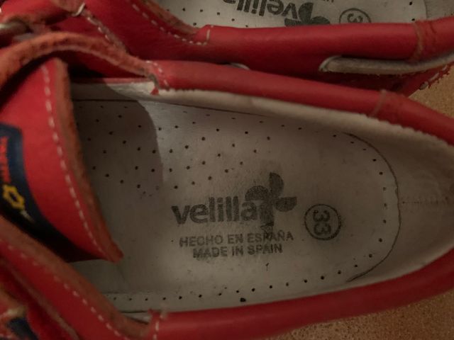 Náuticos rojo niño