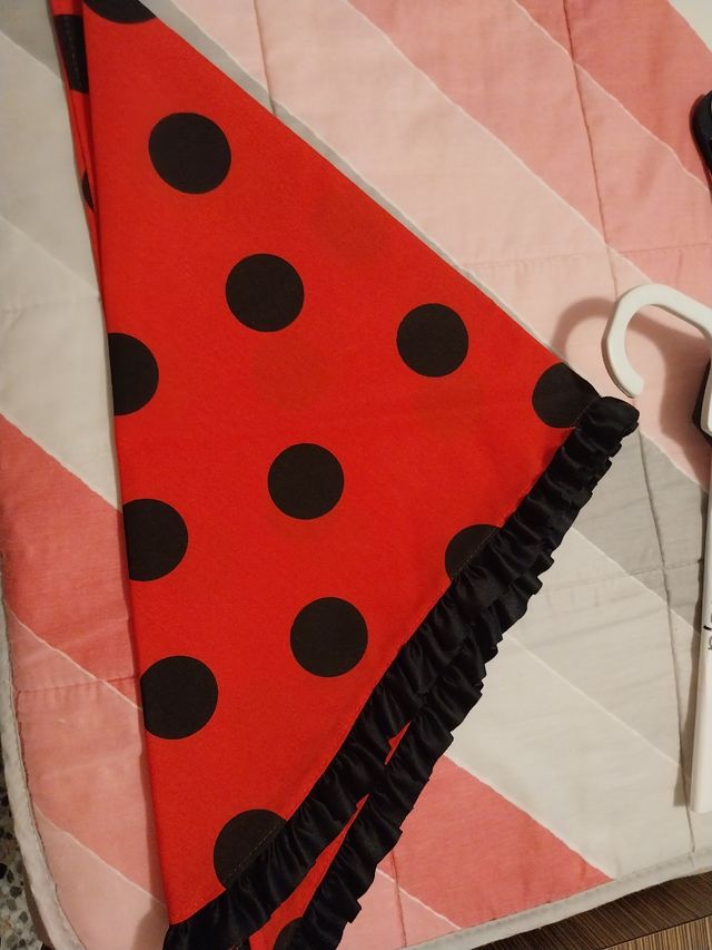 Vendo falda de sevillana y pañueleta