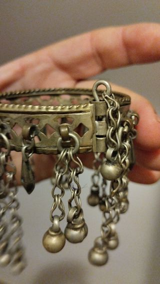 Antigua tobillera india.