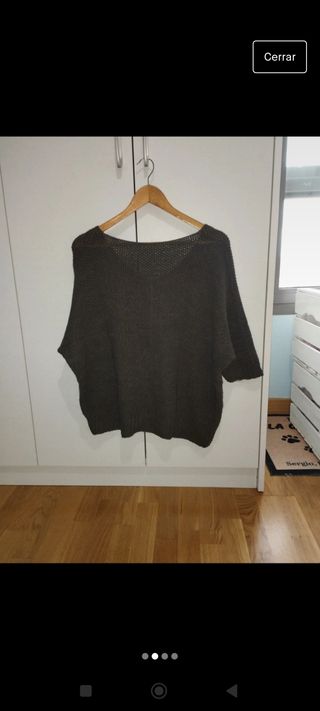 Jersey oversize color marrón oscuro