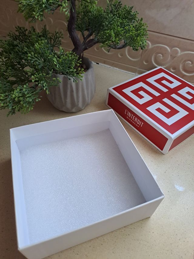 Scatola Givenchy, L'Interdit, originale nuova VACIA