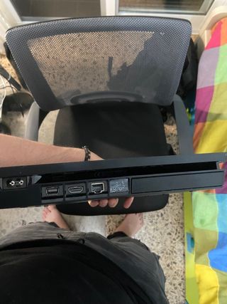 PS4 Slim Nueva juegos y mando