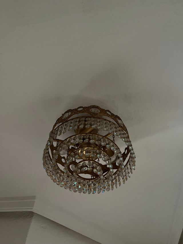 Dos lámparas de araña