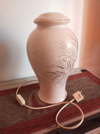 Baule in ceramica portalampada