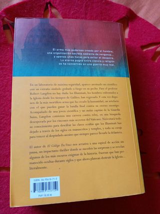 Ángeles y Demonios . Libro