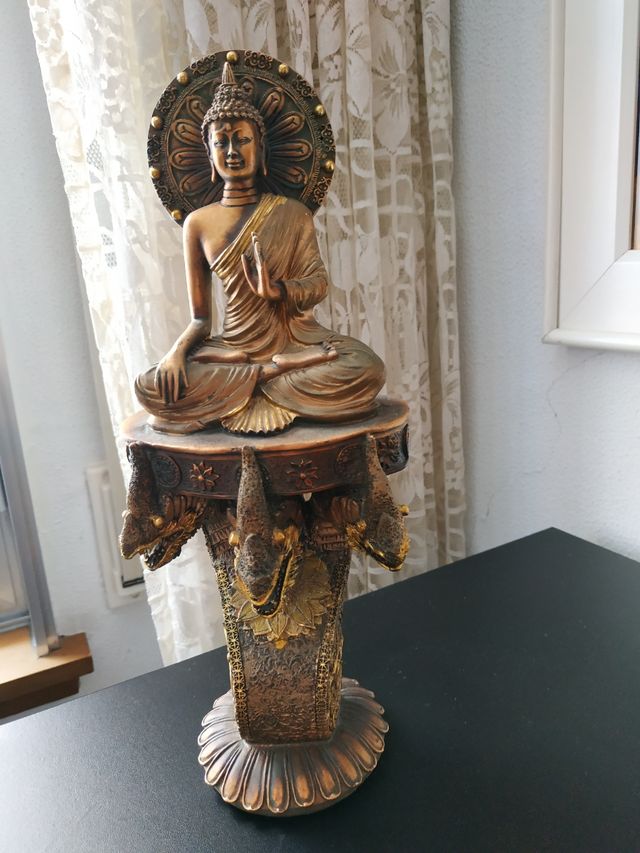 Precioso y antiguo buda originario de la India.