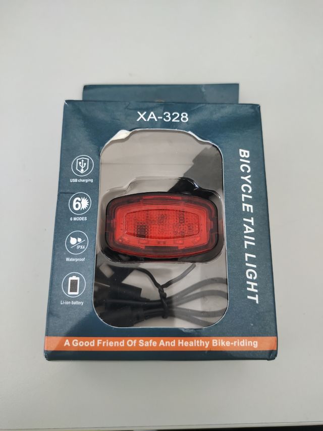 Luz trasera LED para bici o patinete
