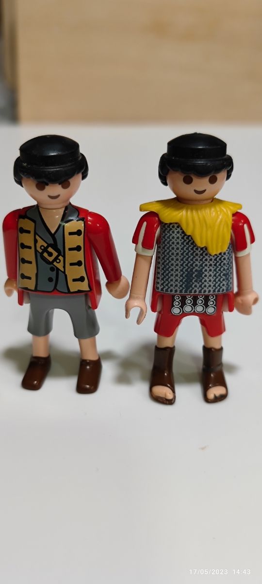 Playmobil 10 muñecos