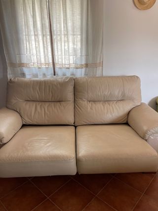 Sofá cama beige de cuero