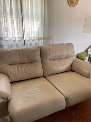 Sofá cama beige de cuero