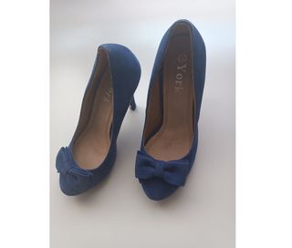 Zapatos de tacón azul