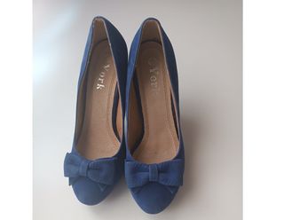 Zapatos de tacón azul