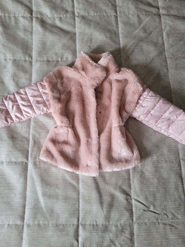 Abrigo de pelo rosa desmontable