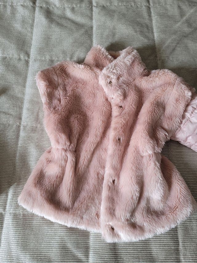 Abrigo de pelo rosa desmontable