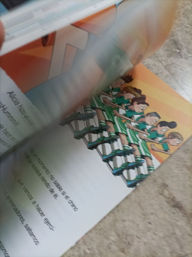 Libro de lectura LOS FUTBOLISIMOS