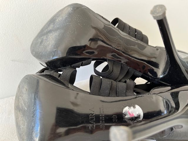 Zapato sandalia de tacón Zara 