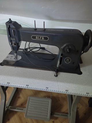 Maquina de coser semi industrial con bancada