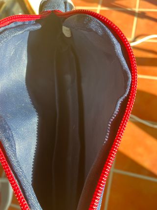 Estuche con forma de bota del FC Barcelona