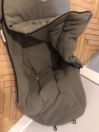 Saco silla bugaboo, color verde, en buen estado.