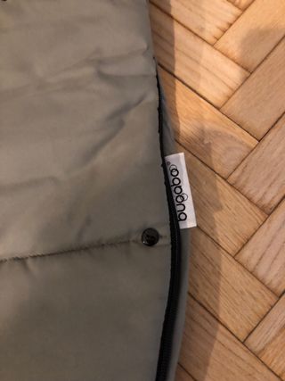 Saco silla bugaboo, color verde, en buen estado.