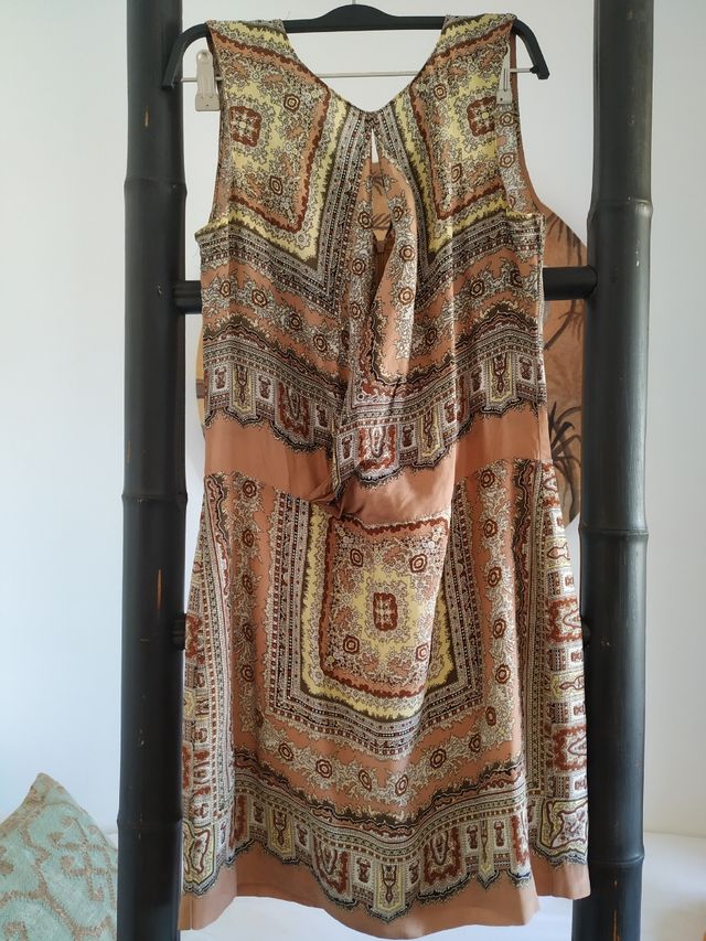 Vestido sedoso Zara, puesto es una preciosidad