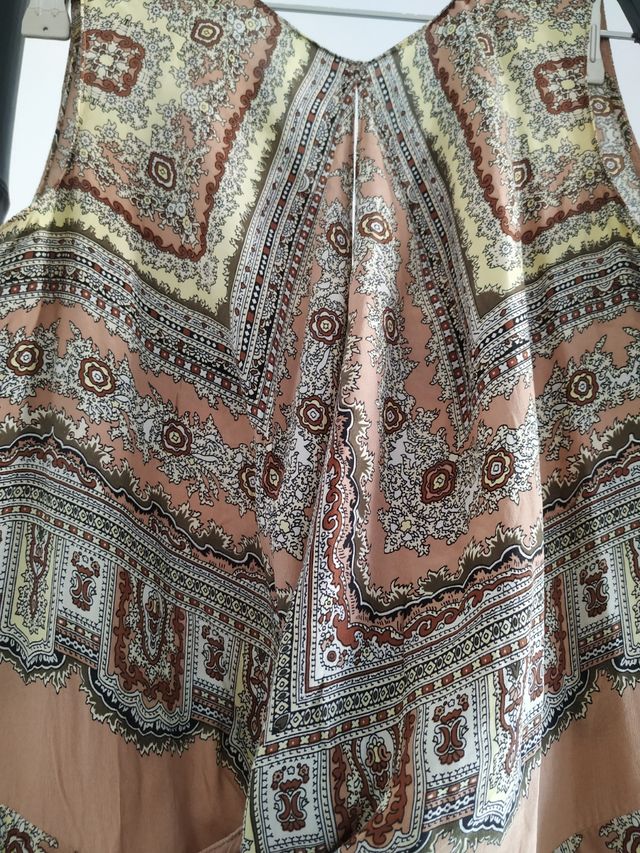 Vestido sedoso Zara, puesto es una preciosidad