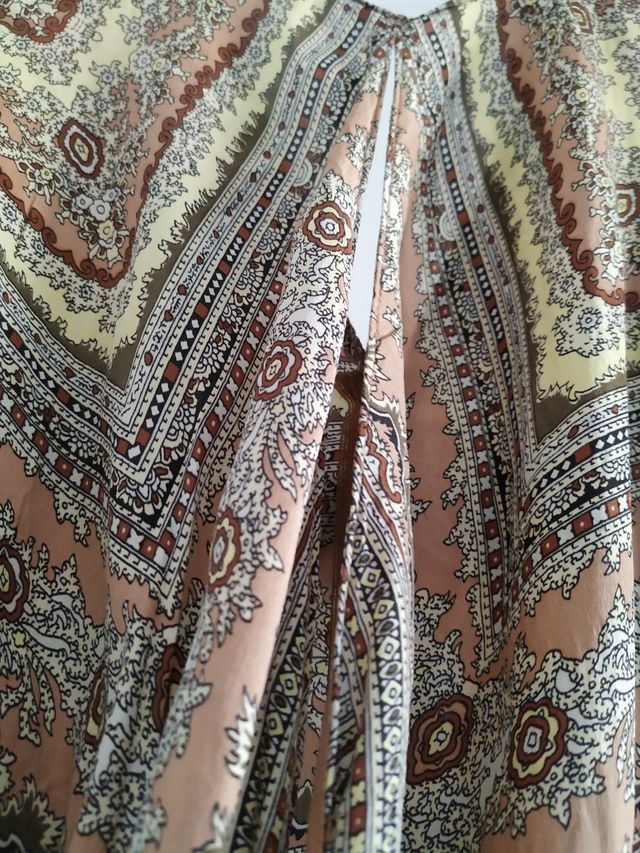 Vestido sedoso Zara, puesto es una preciosidad