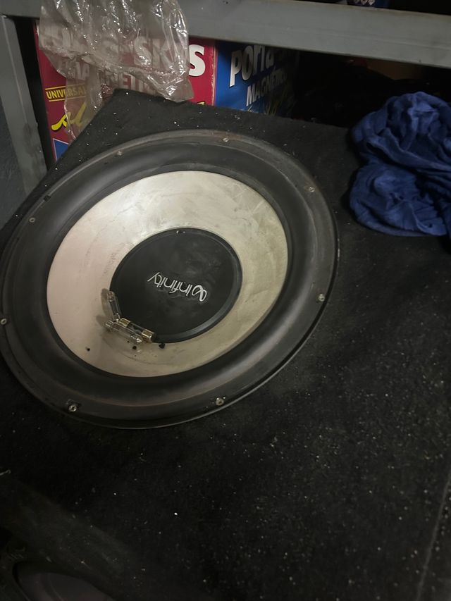 Subwoffer infinity con cajon