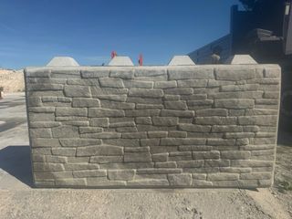 Bloques de hormigón tipo lego . 1200kilos aprx 
