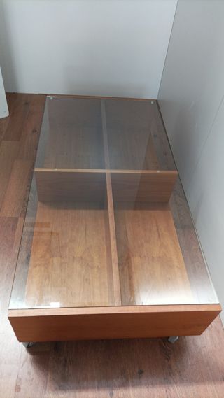 MESA AUXILIAR CON BONITO DISEÑO