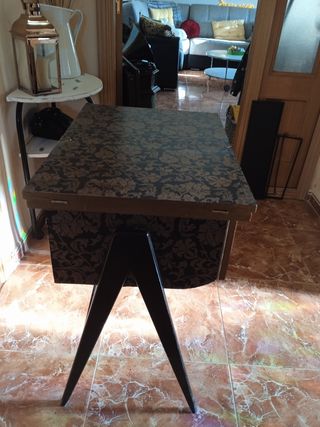 preciosa máquina de coser Alfa