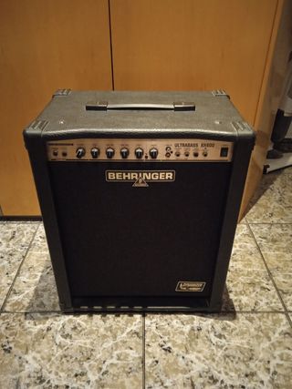 Amplificador Bajo Behringer 