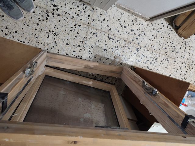 Ventana de techo marca Velux . Ventana muy buena 