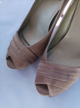 Zapato de vestir de raso