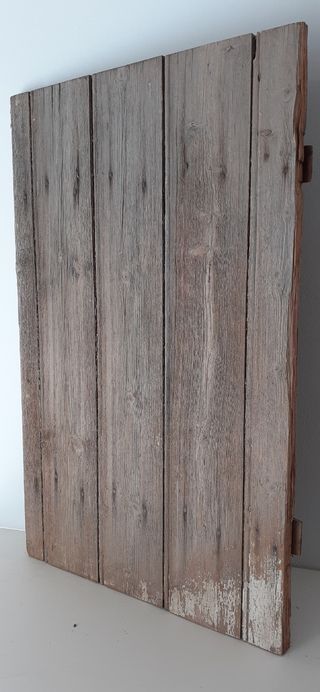 HOJA DE VENTANA CENTENARIA.