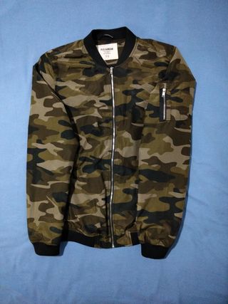 Chaquetón camuflaje de PULL&BEAR