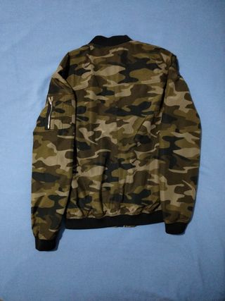 Chaquetón camuflaje de PULL&BEAR