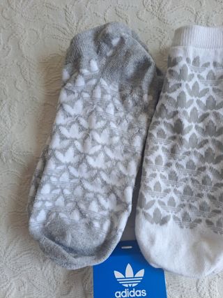 x 2 socks adidas Originals white and grey