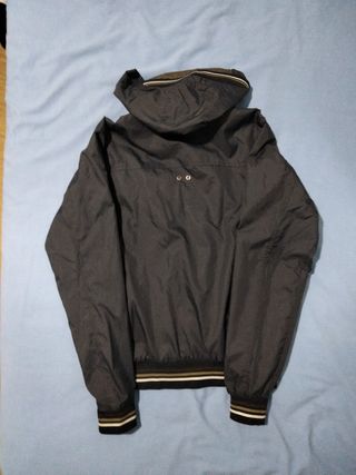 Cazadora impermeable