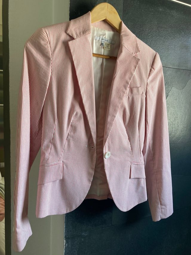 Chaqueta de raya diplomática en rojo