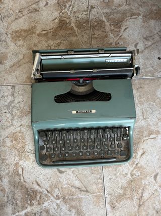 Máquina de escribir Olivetti 22