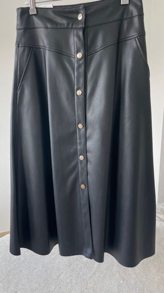 A estrenar Falda poli piel Zara talla M