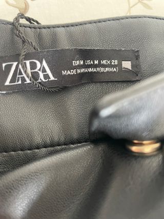 A estrenar Falda poli piel Zara talla M