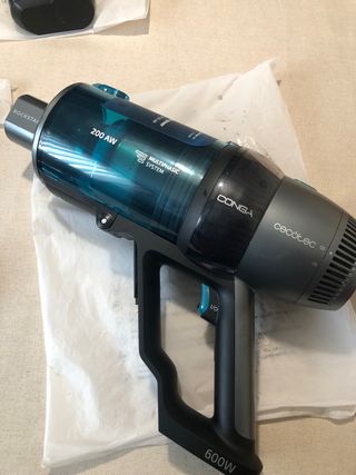 Aspirador vertical Cecotec