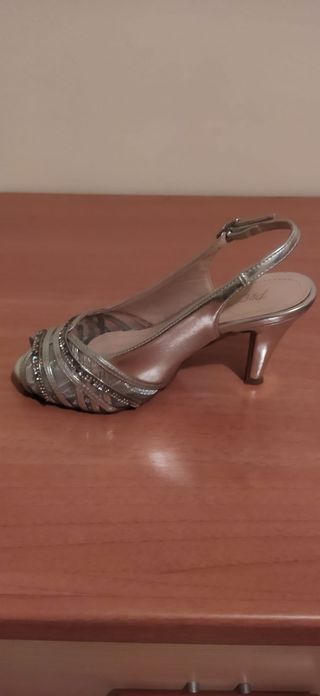 zapatos de tacón plata