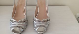 zapatos de tacón plata